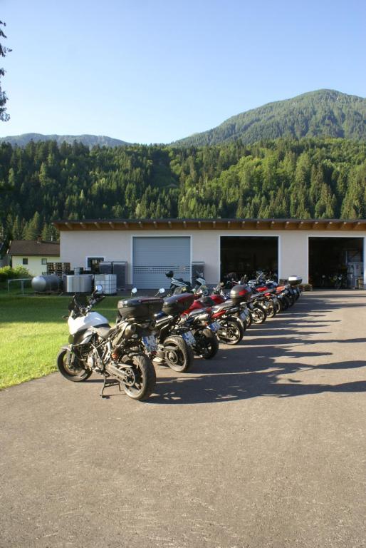 Bierhotel Loncium & Privatbrauerei Kotschach-Mauthen Extérieur photo